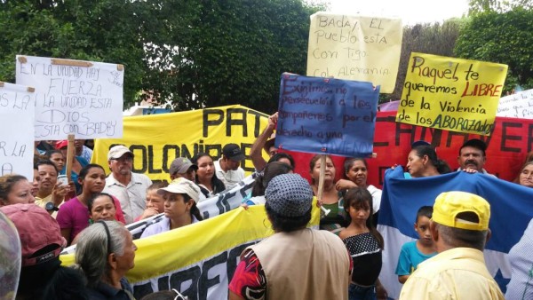 Pobladores de El Progreso protestan frente a juzgados