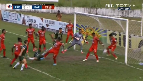 ¿Entró el balón? El polémico gol de José Lobo del Marathón que abrió el marcador ante Real Sociedad