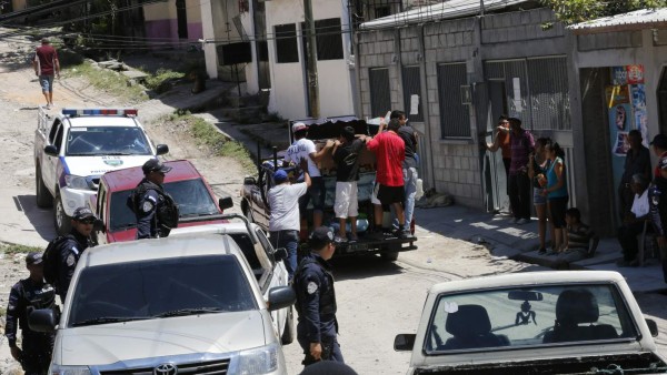 'No me quiero ir, quiero quedarme aquí. Dios me va a cuidar”: vecino de Las Torres