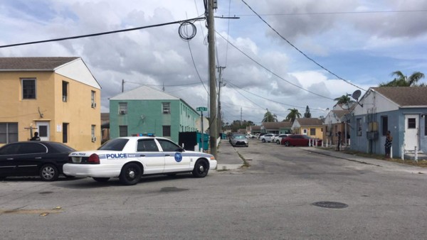 Una niña muerta y dos menores heridos deja tiroteo en Miami