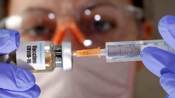 EEUU da 1,600 millones a Novavax para vacuna contra la COVID-19