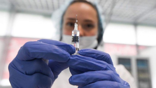 Rusia concluye ensayos de una segunda vacuna contra el COVID-19