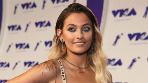 Paris Jackson arremete contra vándalos que dañaron la estrella de su padre