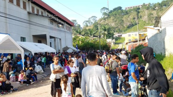 Migrantes detenidos en frontera con Guatemala comienzan a regresar