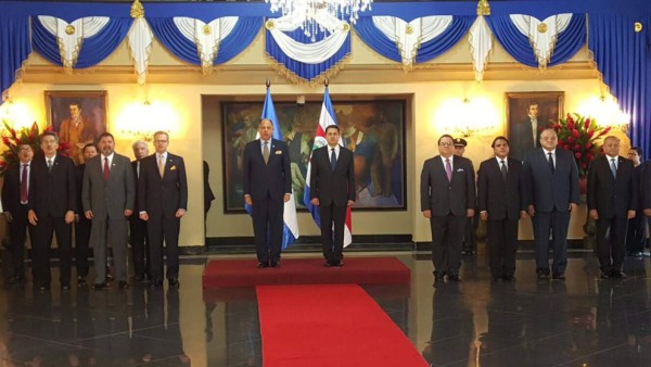 Gobierno de Honduras recibe al presidente de Costa Rica