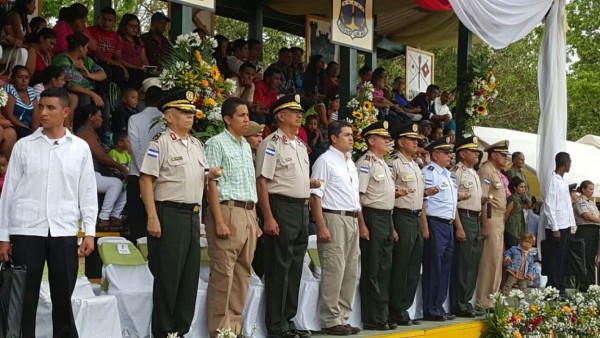 JOH pide a militares seguir lucha contra la inseguridad