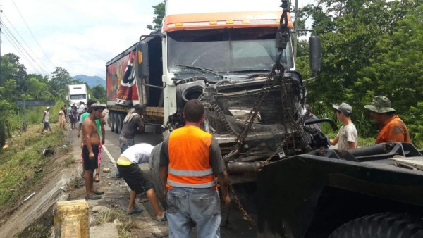 Dos muertos deja accidente de tránsito entre Tela y La Ceiba