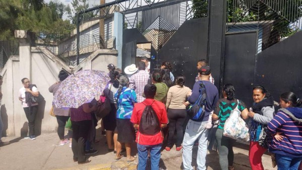 Continúa protesta en el hospital Psiquiátrico Mario Mendoza de Tegucigalpa