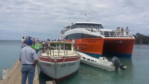 Inauguran ruta de ferry entre Utila y Roatán