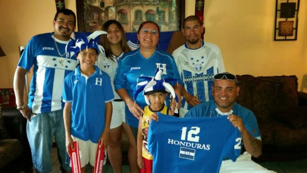 Hondureños apoyan a la Selección