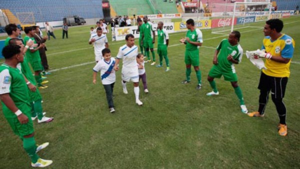 La burla en Twitter de un excompañero de Javier Portillo por el pasillo