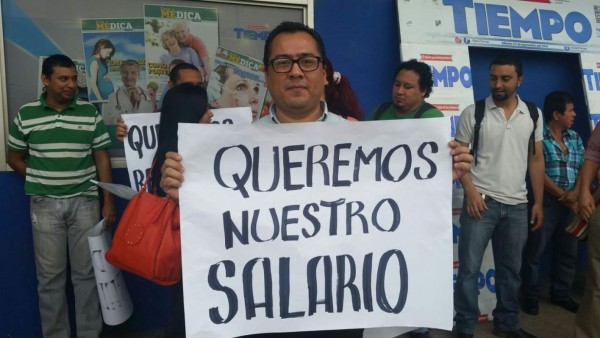 Empleados del diario Tiempo se paran