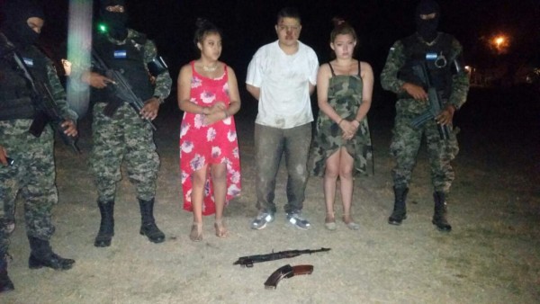 Supuestos mareros se enfrentan a disparos con policías militares