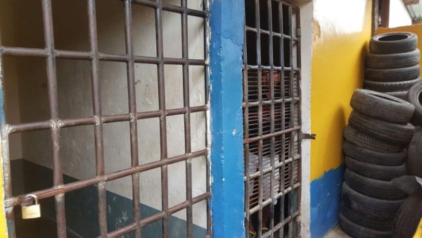 Padrastro, a la cárcel por quemarle la mano a niño