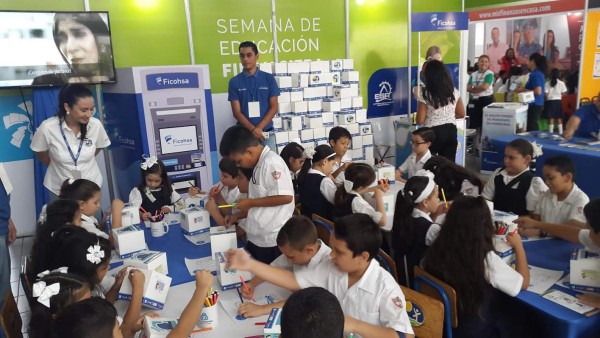 Ficohsa se destaca como referente de la responsabilidad social en la región