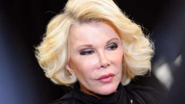 Joan Rivers permanece en coma inducido   