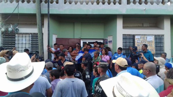 Video muestra zafarrancho entre liberales y nacionalistas en Copán