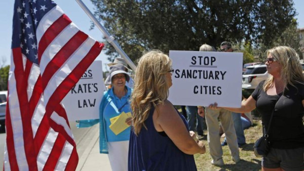 Entra en vigor en Florida una ley contra las ciudades que protejan a indocumentados