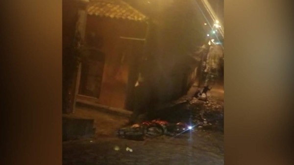 Vídeo capta el momento en que sujetos siguen a un joven para matarlo