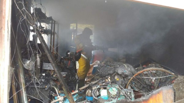 Incendio destruye vivienda en El Paraíso