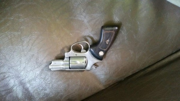 Hombre armado causa temor en un bus interurbano en Santa Bárbara  