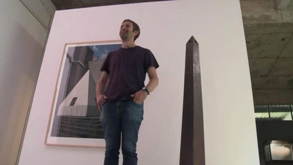 El taller argentino de Leandro Erlich, amo de ilusiones ópticas