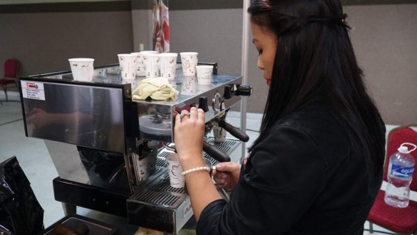 Crece número de profesionales hondureños en barismo y catación