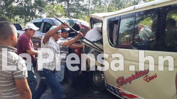 Encontronazo en Copán deja 2 muertos y 16 heridos