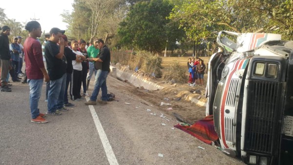 Caballo provoca accidente y deja una persona muerta