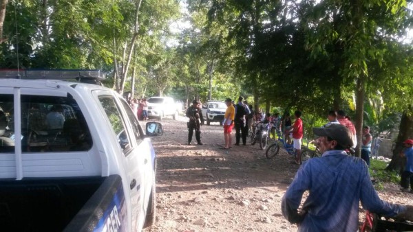 Hallan a un joven encostalado flotando en río de La Ceiba