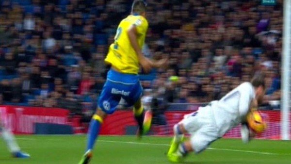 El insólito penal que le dio Sergio Ramos frente a Las Palmas