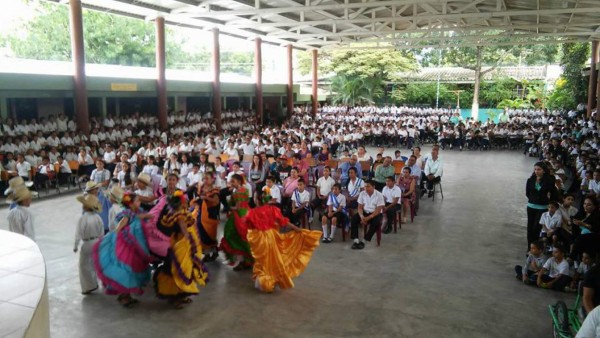 Cumplen 215 días de clases en Comayagua