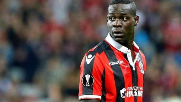 Multan a Balotelli por conducir a 200 kilómetros por hora en Italia