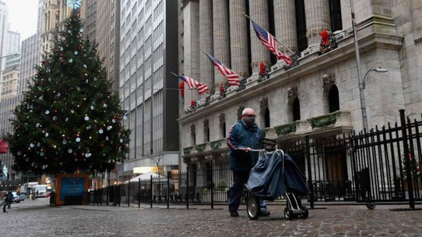 EE.UU. celebra la Navidad mientras millones de personas temen perder su casa