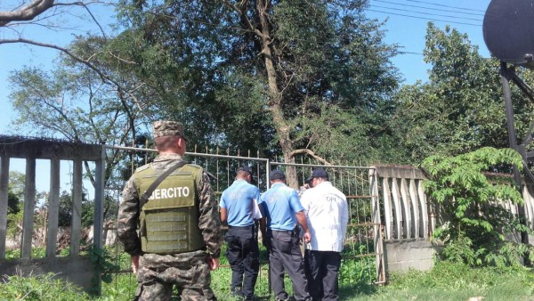 Joven es ahorcado frente a un portón en la Rivera Hernández