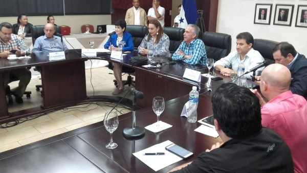 Nombran a nueva directora de aduanas a nivel nacional