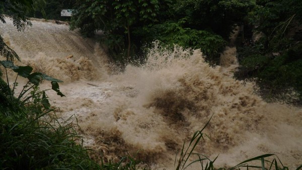 Lloverá hasta el martes por frente frío y disturbio en La Mosquitia