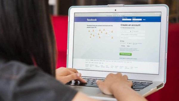 ¿Cerrar tu cuenta o reforzar vigilancia?, opciones ante escándalo de Facebook