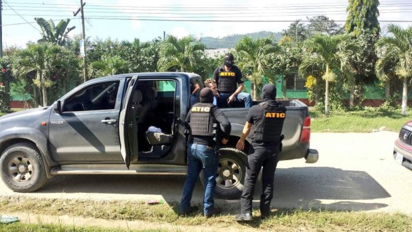 Hallan pastillas falsas en laboratorio clandestino