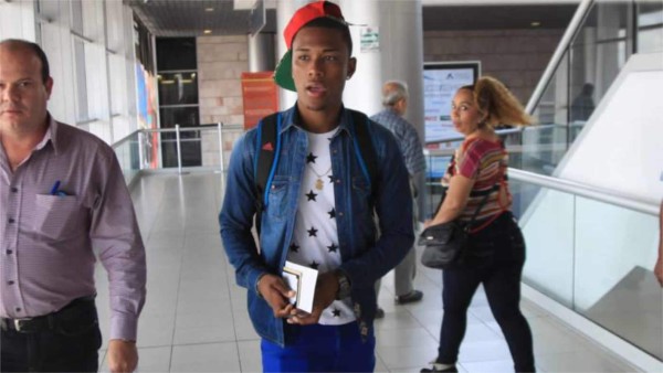 Sub 20: Deiby Flores, primera baja