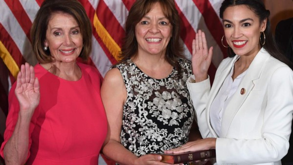 Pelosi vs AOC: El enfrentamiento por un nuevo liderazgo demócrata