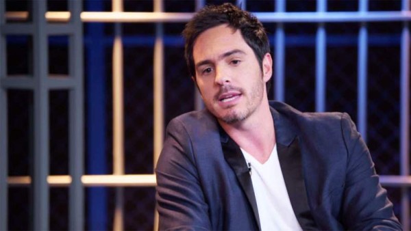 El actor Mauricio Ochmann se ha convertido en la burla de las redes sociales por unas fotos íntimas que fueron publicadas en su cuenta de Twitter.