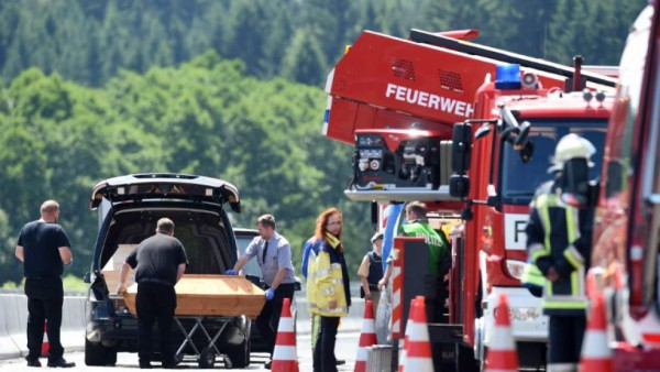 Once muertos y varios heridos tras accidente de bus en Alemania