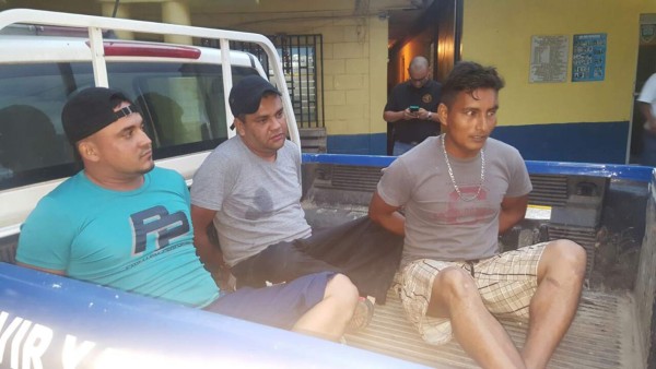 Capturan a albañil y dos jornaleros por robo a dueño de gasolinera