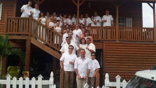 Nora Schauer y Manuel Graugnard se casan en Tela