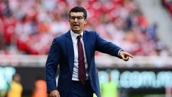 'Chepo' de la Torre se queda sin trabajo en México