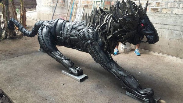 El autor de esta creación, pidió que no se confunda este león con su afición al Olimpia.