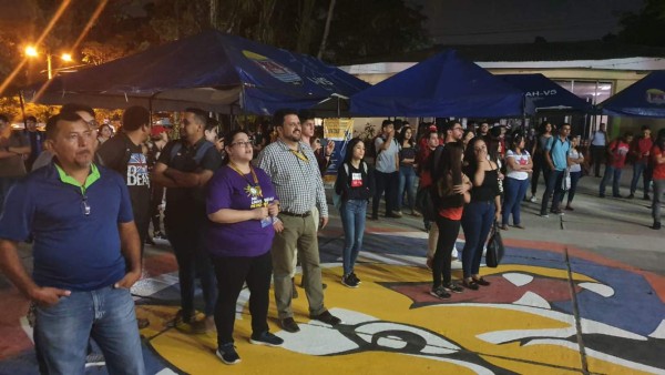 Folclor, baile, teatro, fiesta y cuadros vivos en la Unah-vs