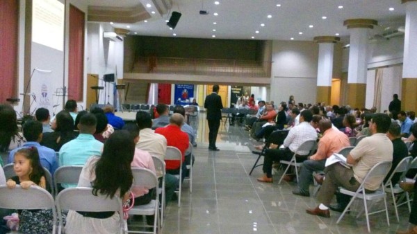 Realizan jornada de capacitación para líderes de iglesias y ONG's