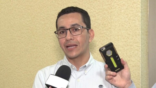 Danilo Iraheta subdirector de Talento Humano Docente de Educación.